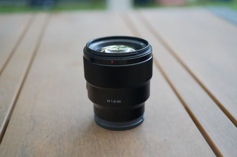 Sony FE 85mm f/1.8 Lens